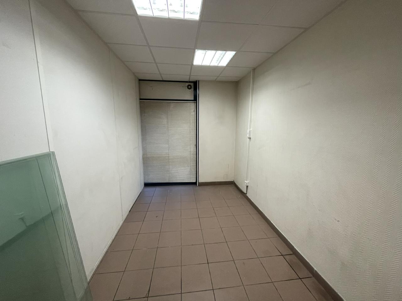 Local d'activité Villiers-sur-Marne 1067m² Location local d'activité Villiers-sur-Marne Val-de-Marne OLACT2421090 4